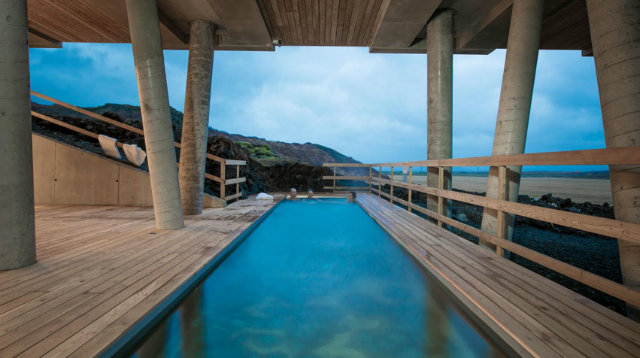 piscina-hotel-de-montaña-europa-islandia